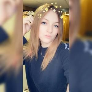 Meet your Posher, Cassandra